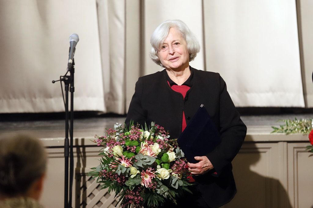 Mezey Katalin: A költészet nemzeti ügy