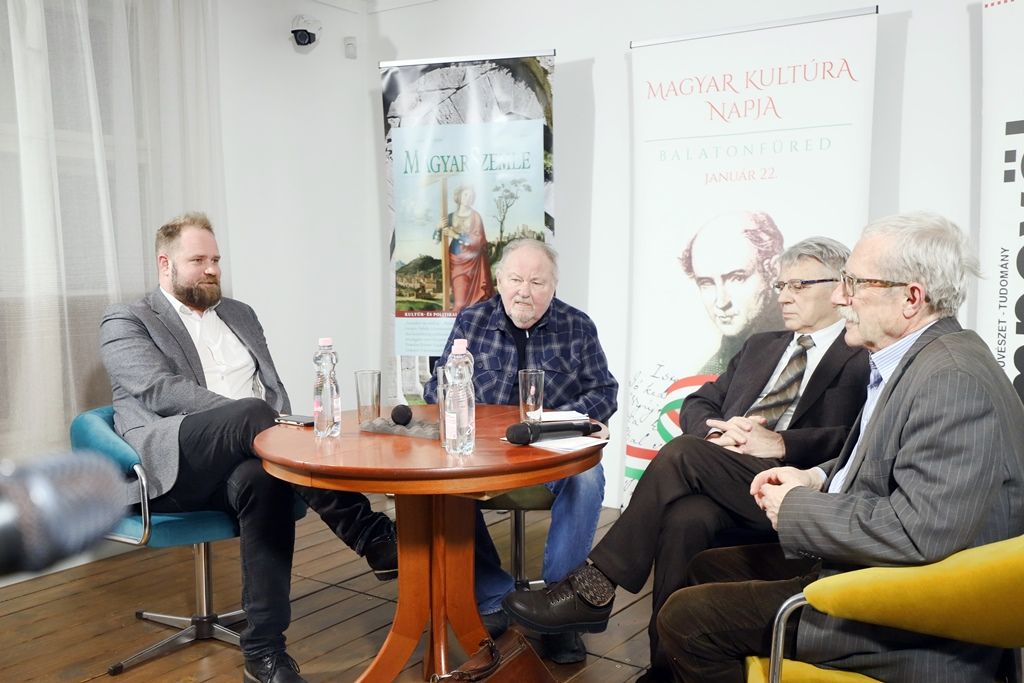 A hattyúnyakú görény